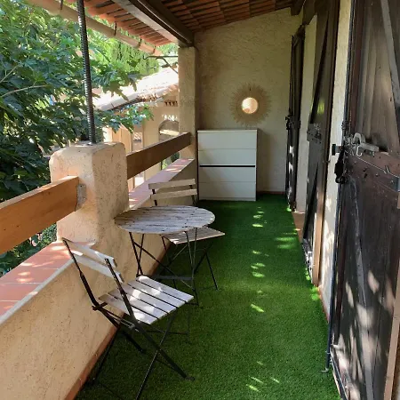 Buly, 4 Chambres Vue Mer Et Piscine Villa