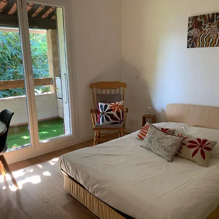 Buly, 4 Chambres Vue Mer Et Piscine Villa *